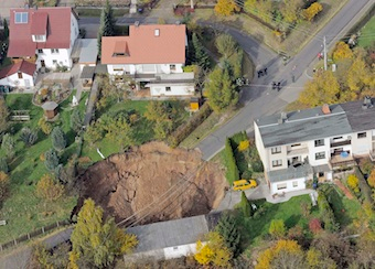 Illustration for article titled Giant Sinkhole Swallows Car in Germany